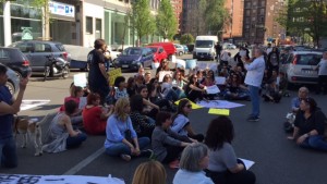 Presidio di protesta davanti al Consolato Ucraino a Milano